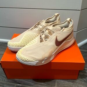 Womens Nike zoom vapor pro pink and rose tennis court shoes size 11 like new HTF